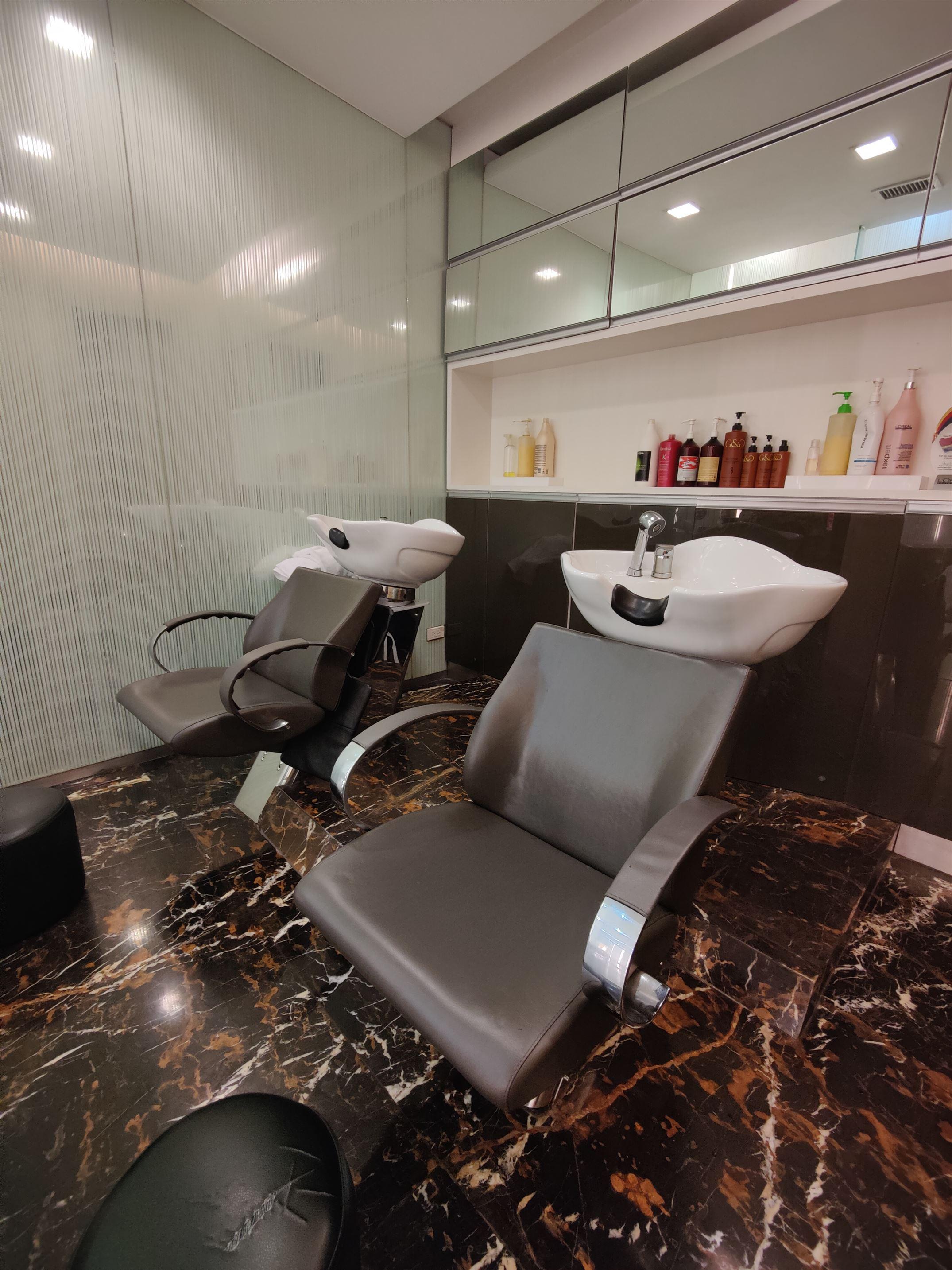 Regine's Salon photo 4